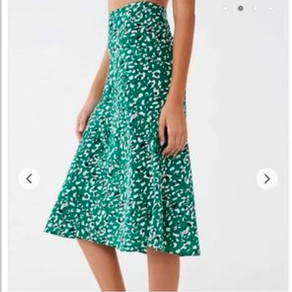 NWOT Forever 21 Green Leopard Print Midi Skirt Size Small